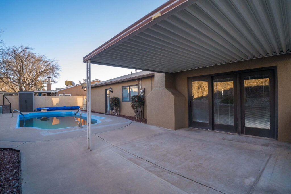 Exterior 4